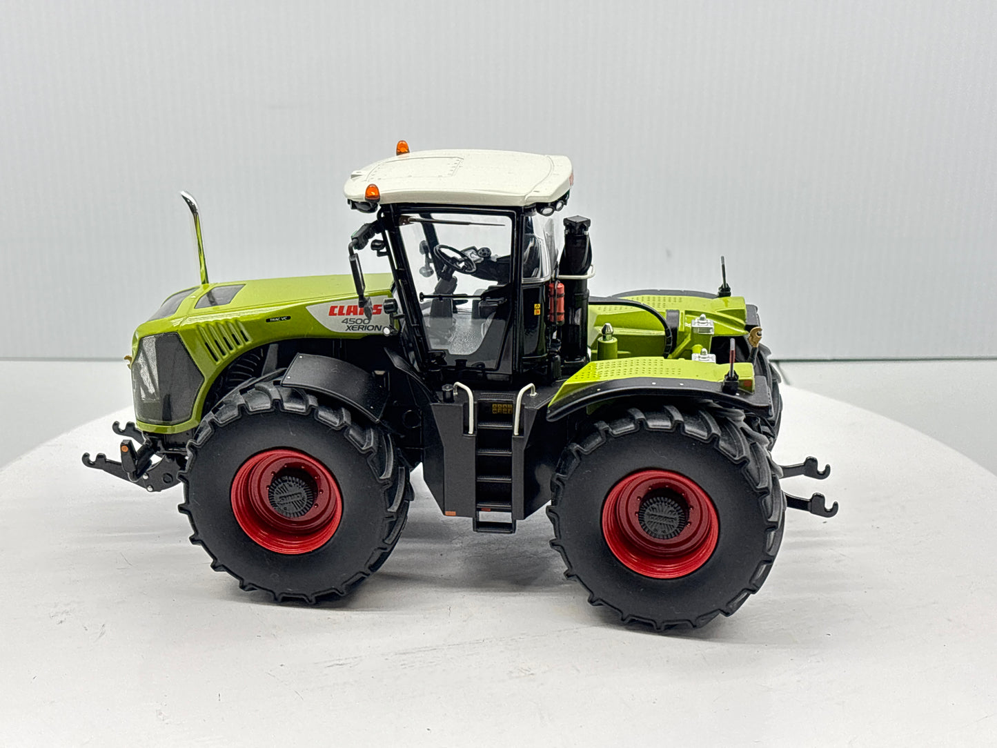 1/32 Claas 4500 Xerion