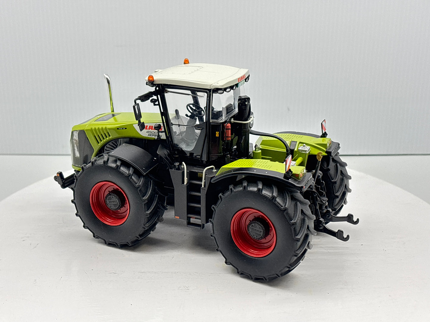 1/32 Claas 4500 Xerion