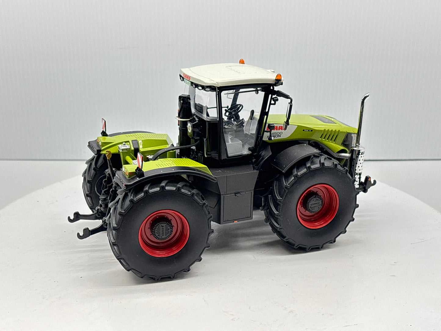 1/32 Claas 4500 Xerion