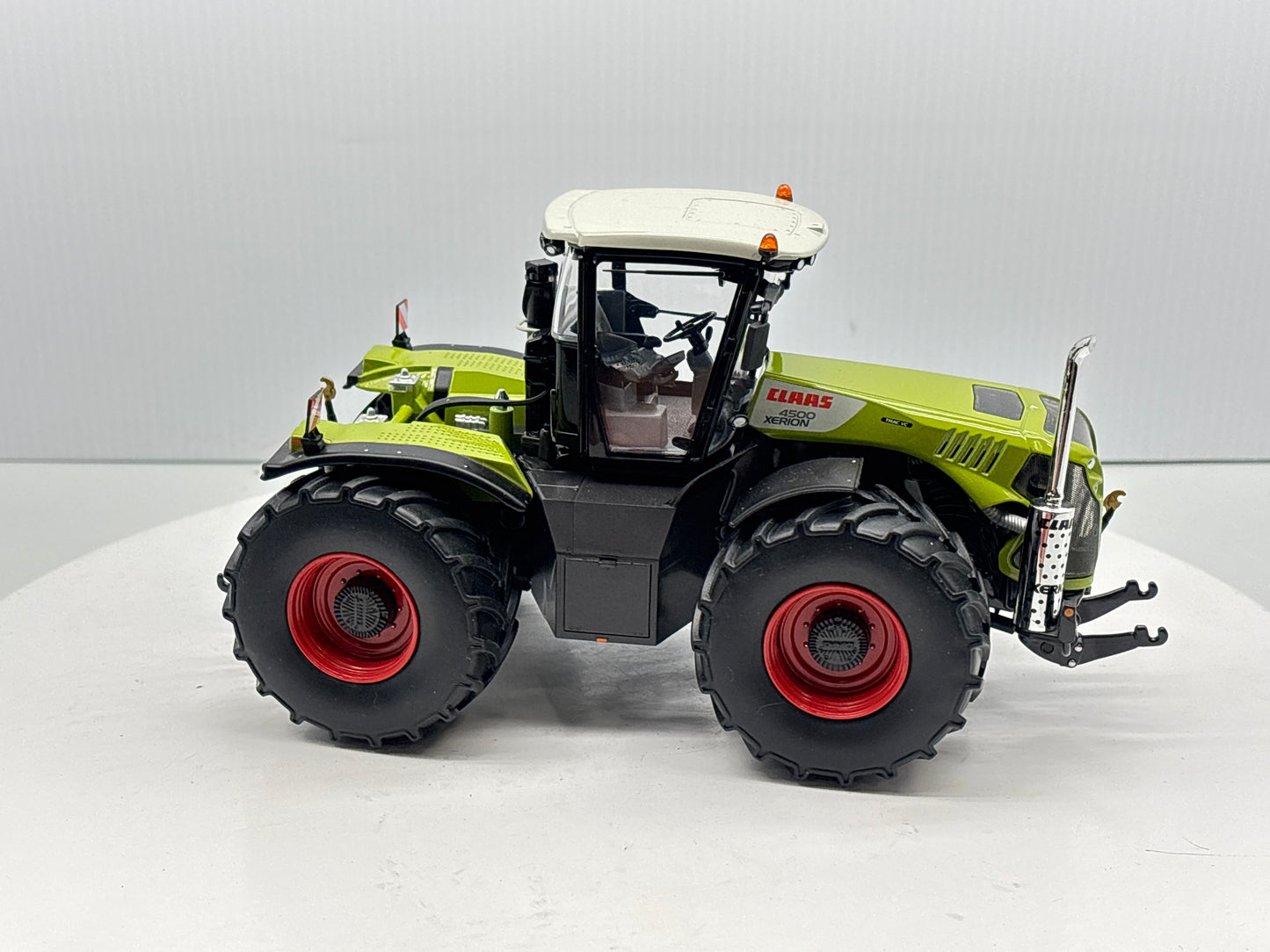 1/32 Claas 4500 Xerion