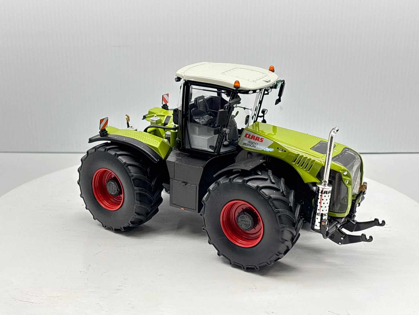 1/32 Claas 4500 Xerion