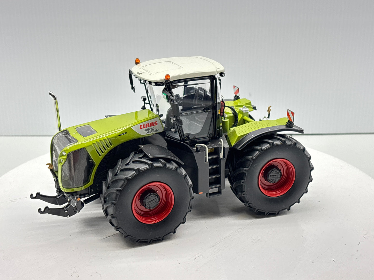 1/32 Claas 4500 Xerion