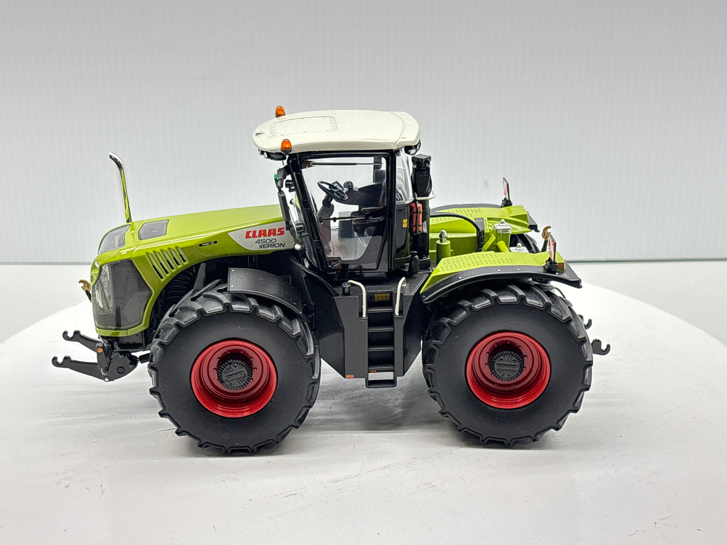 1/32 Claas 4500 Xerion