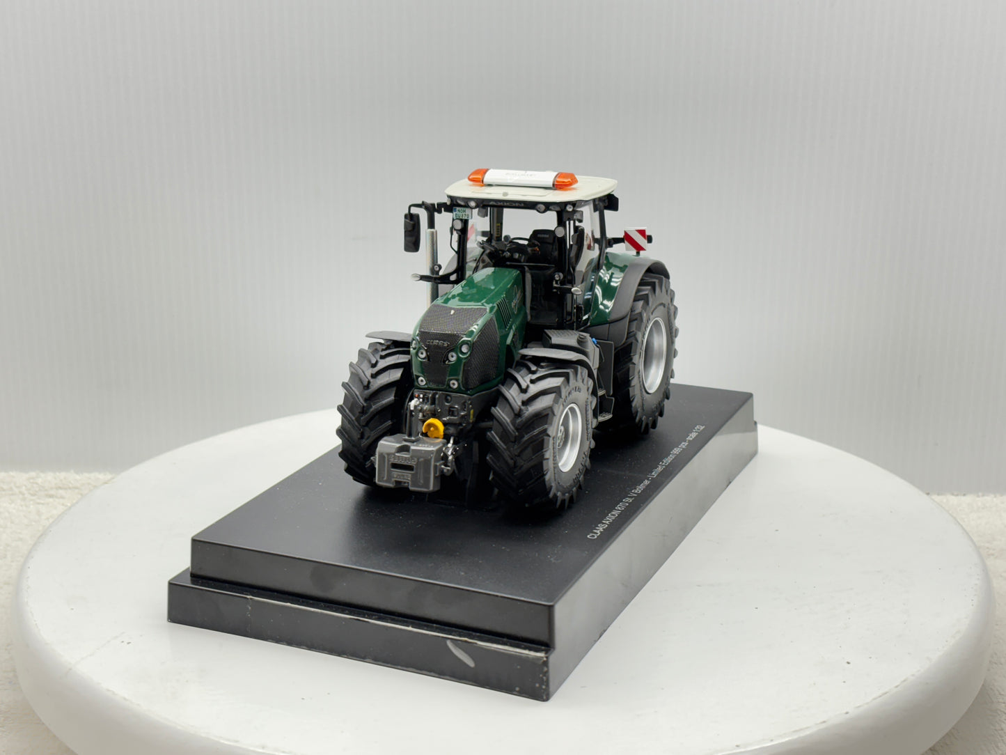 1/32 Claas Axion 870 Bollmer