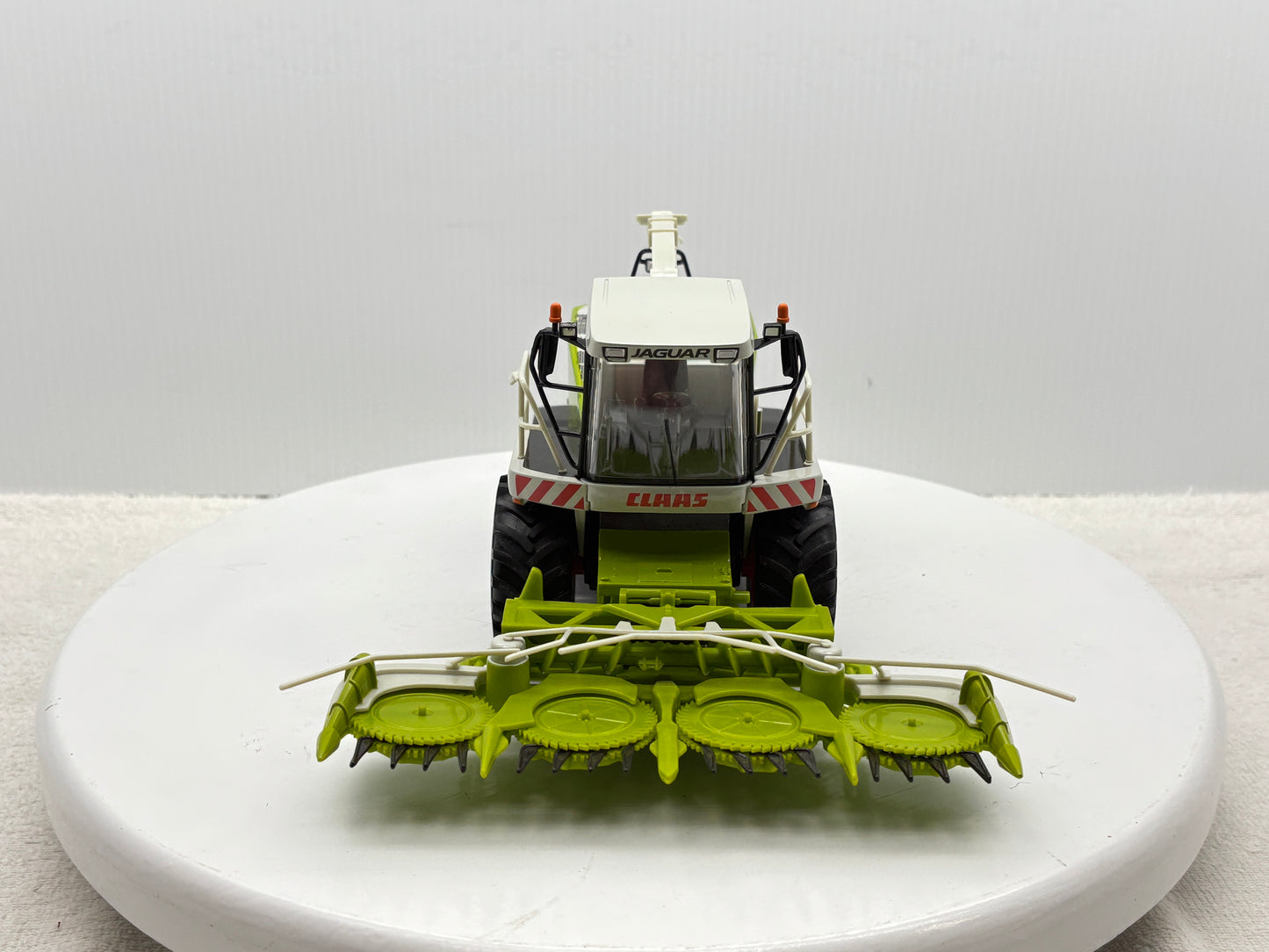 1/32 Claas Jaguar 900