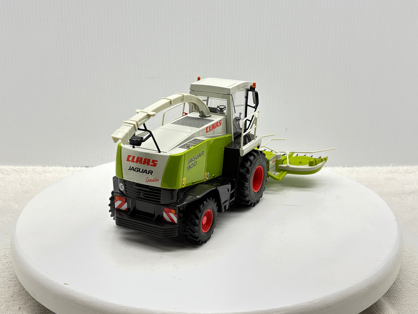 1/32 Claas Jaguar 900