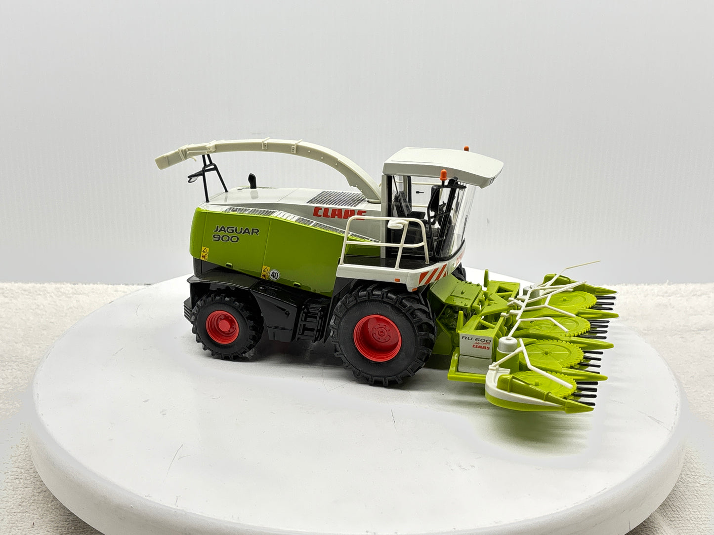 1/32 Claas Jaguar 900