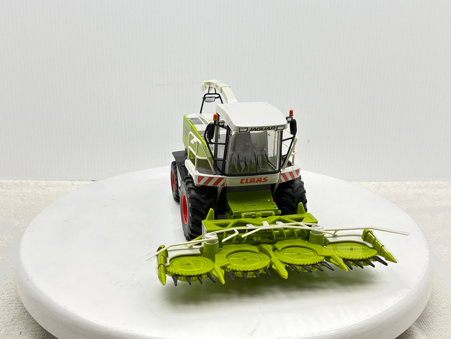 1/32 Claas Jaguar 900