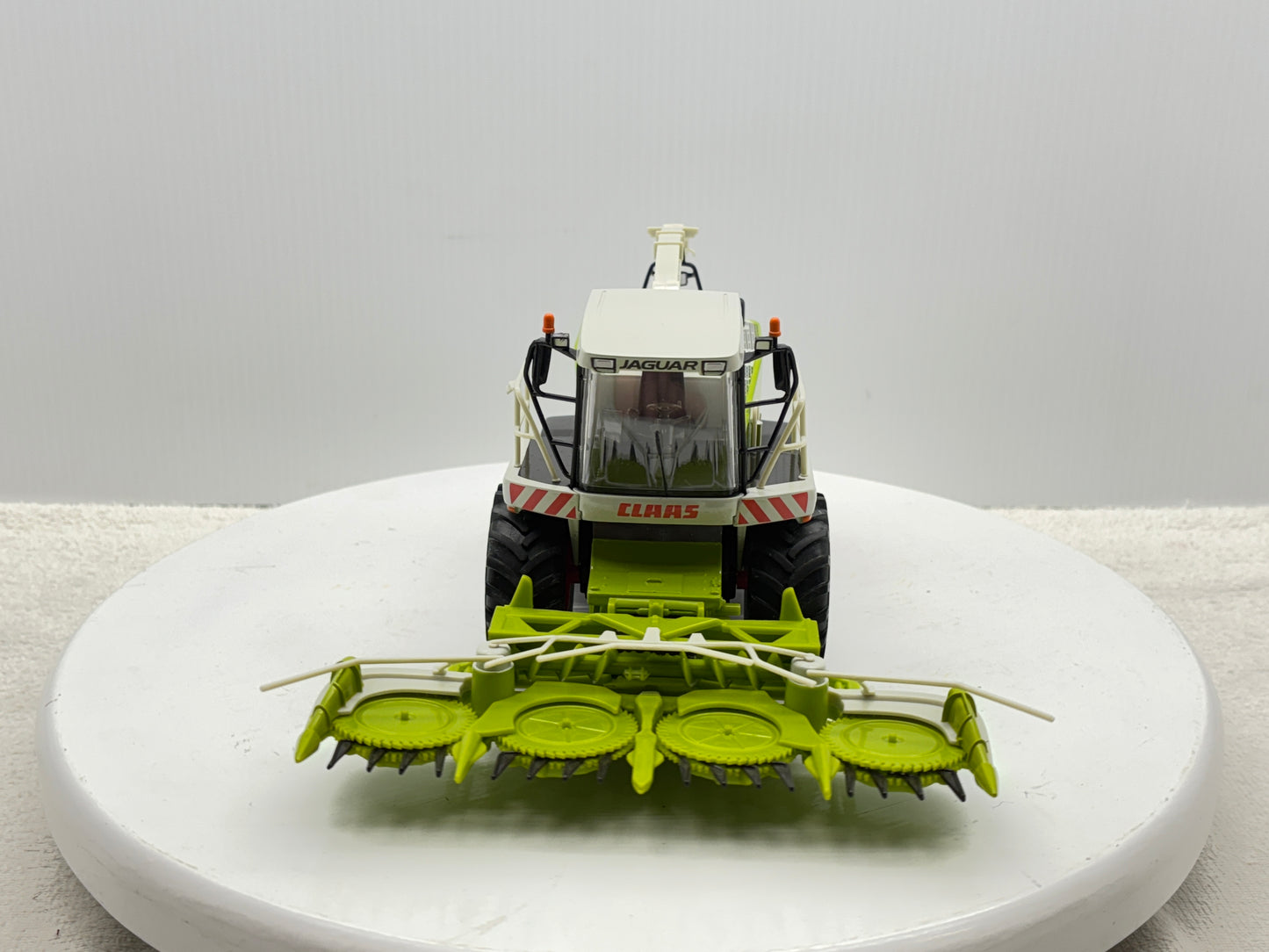 1/32 Claas Jaguar 900