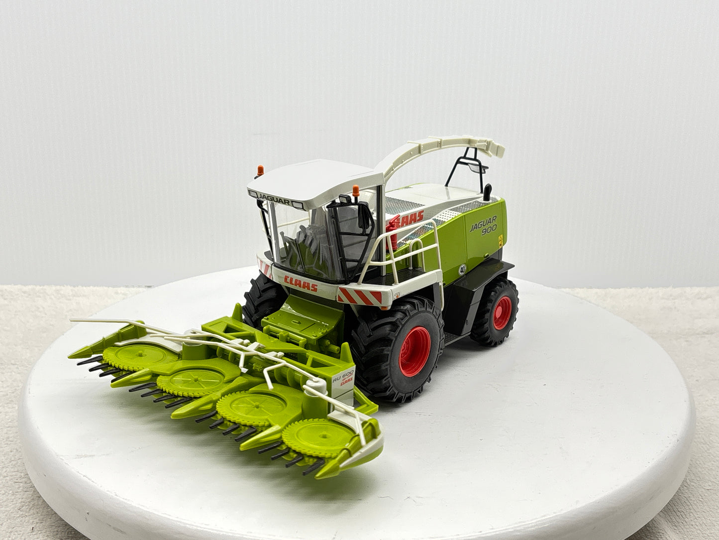 1/32 Claas Jaguar 900
