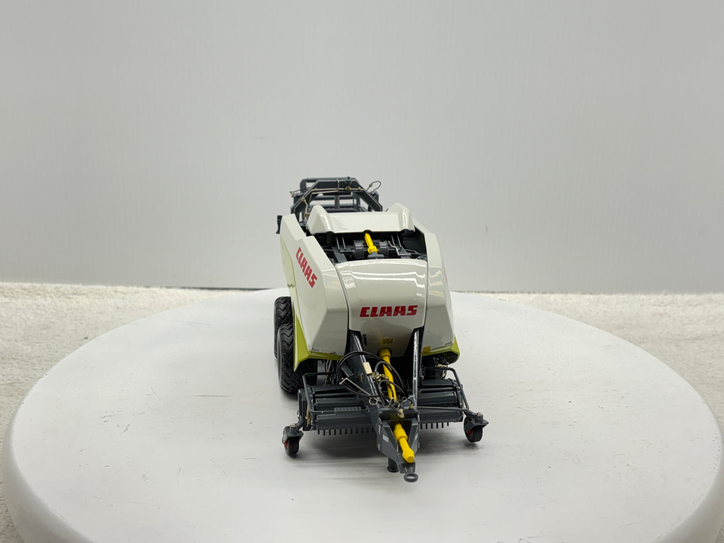 1/32 Claas Quadrant 3400 Roto Cut