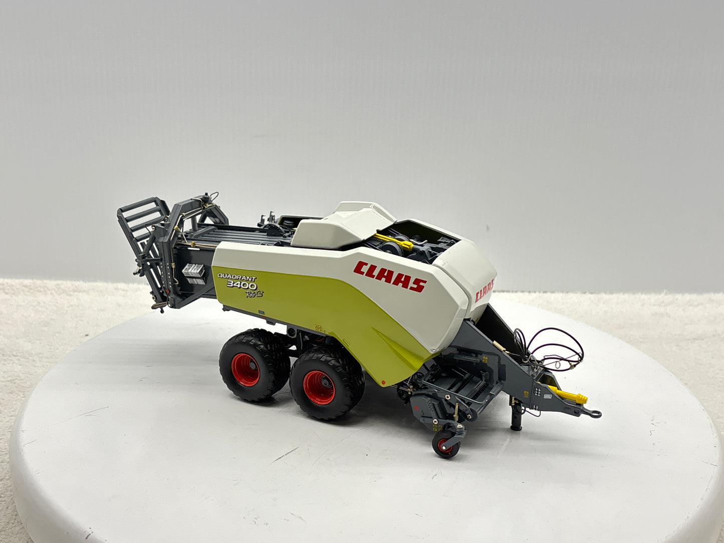1/32 Claas Quadrant 3400 Roto Cut