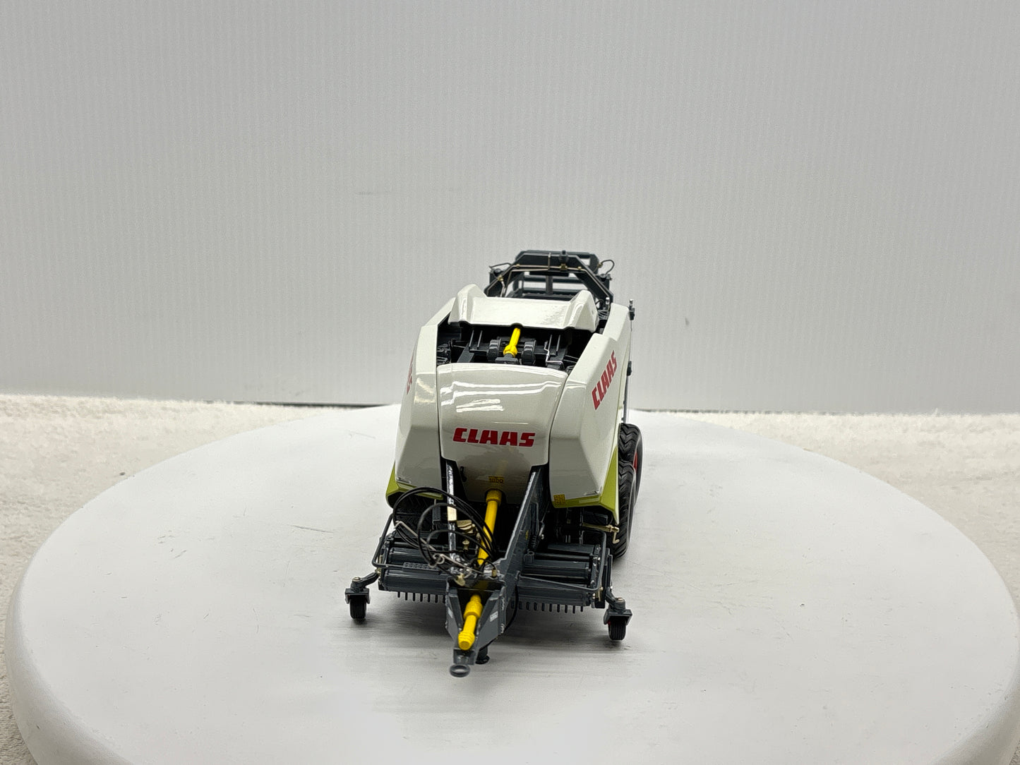 1/32 Claas Quadrant 3400 Roto Cut