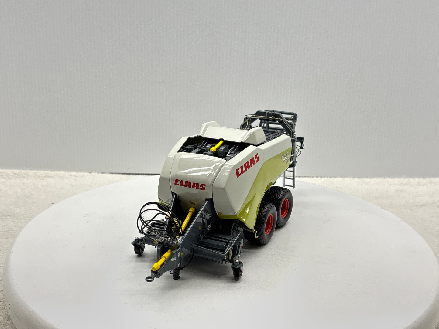 1/32 Claas Quadrant 3400 Roto Cut