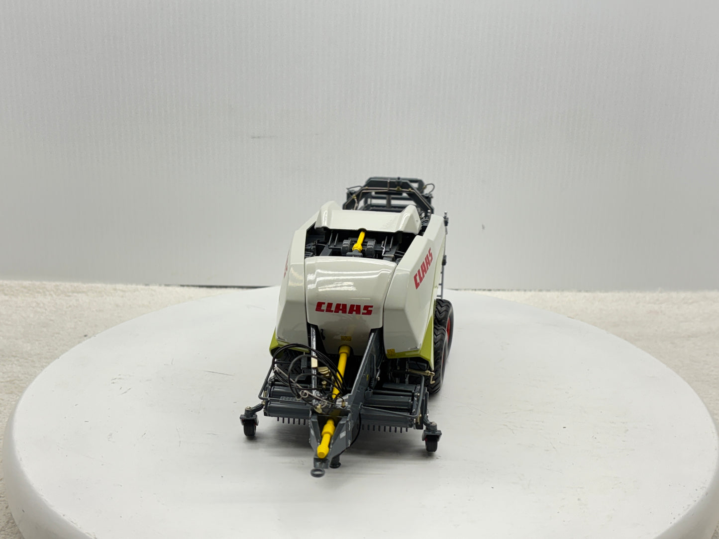 1/32 Claas Quadrant 3400 Roto Cut