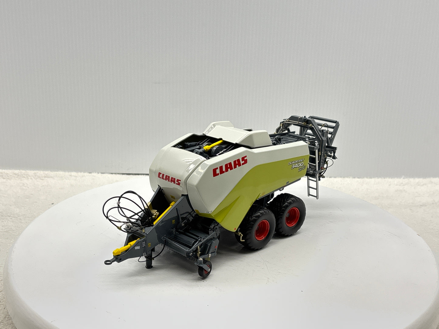 1/32 Claas Quadrant 3400 Roto Cut