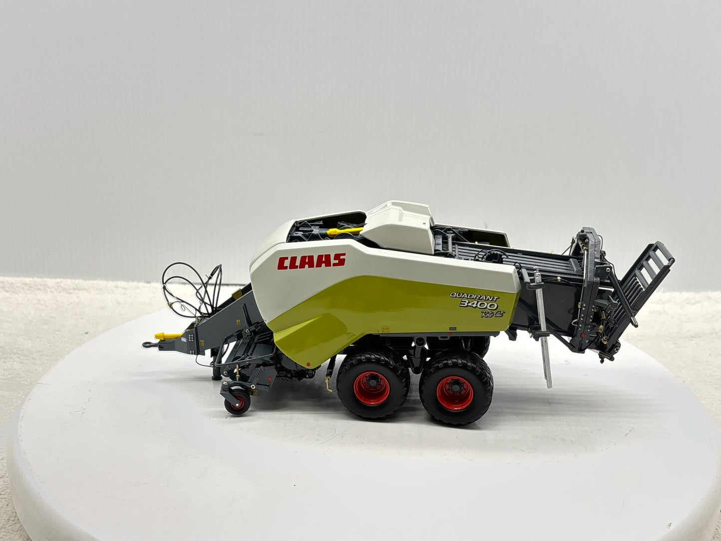 1/32 Claas Quadrant 3400 Roto Cut