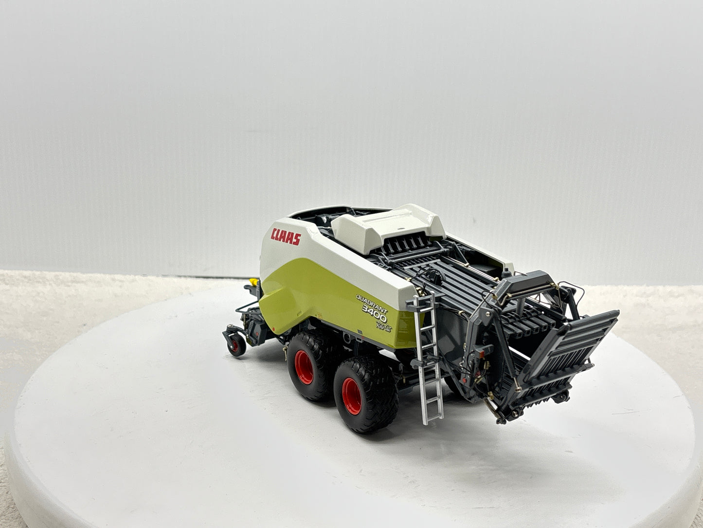 1/32 Claas Quadrant 3400 Roto Cut