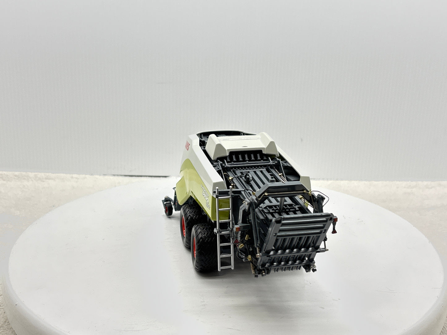 1/32 Claas Quadrant 3400 Roto Cut
