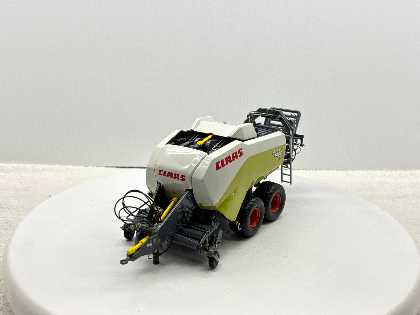 1/32 Claas Quadrant 3400 Roto Cut