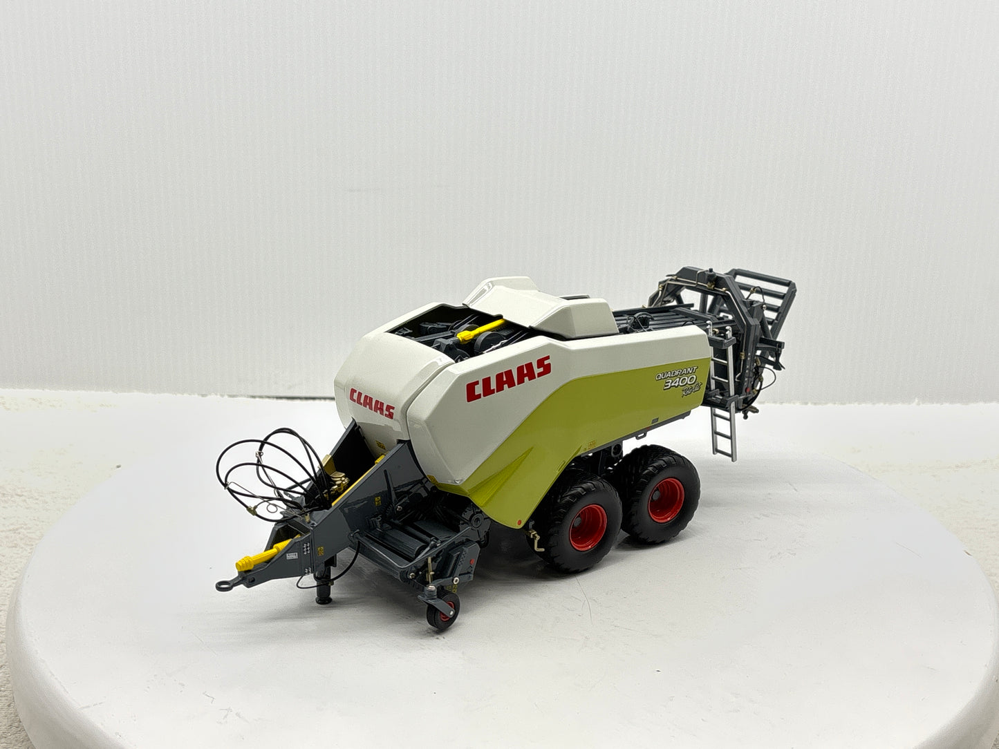 1/32 Claas Quadrant 3400 Roto Cut