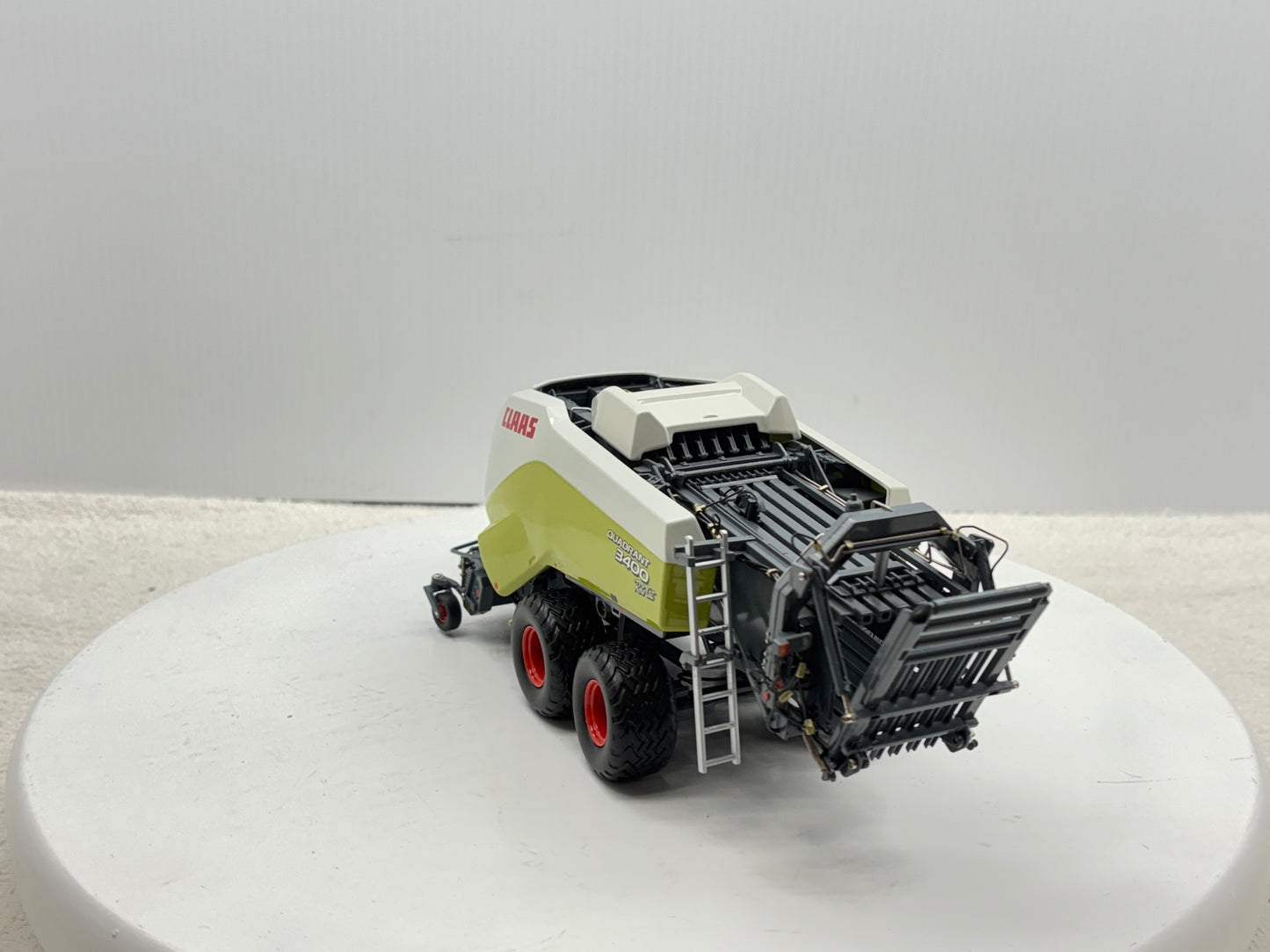 1/32 Claas Quadrant 3400 Roto Cut