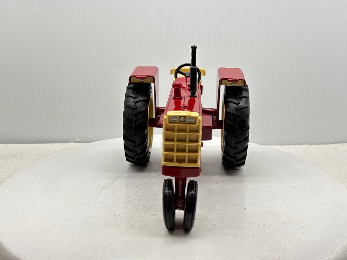 1/16 Cockshutt 1555 C.I.F.E.S