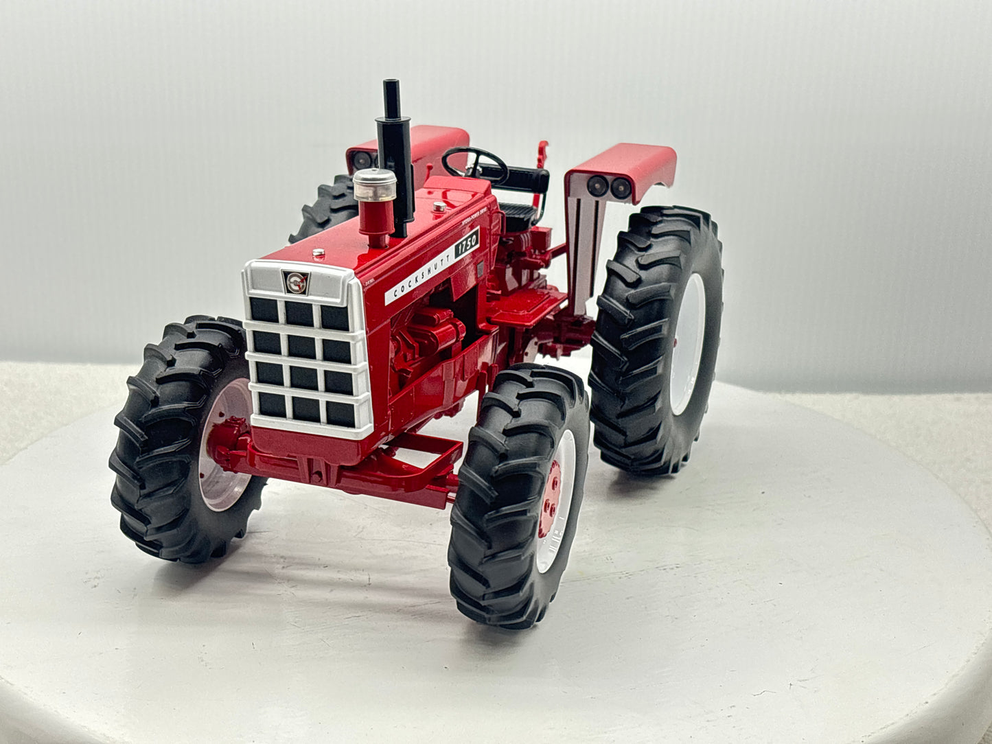 1/16 Cockshutt 1750 FWA