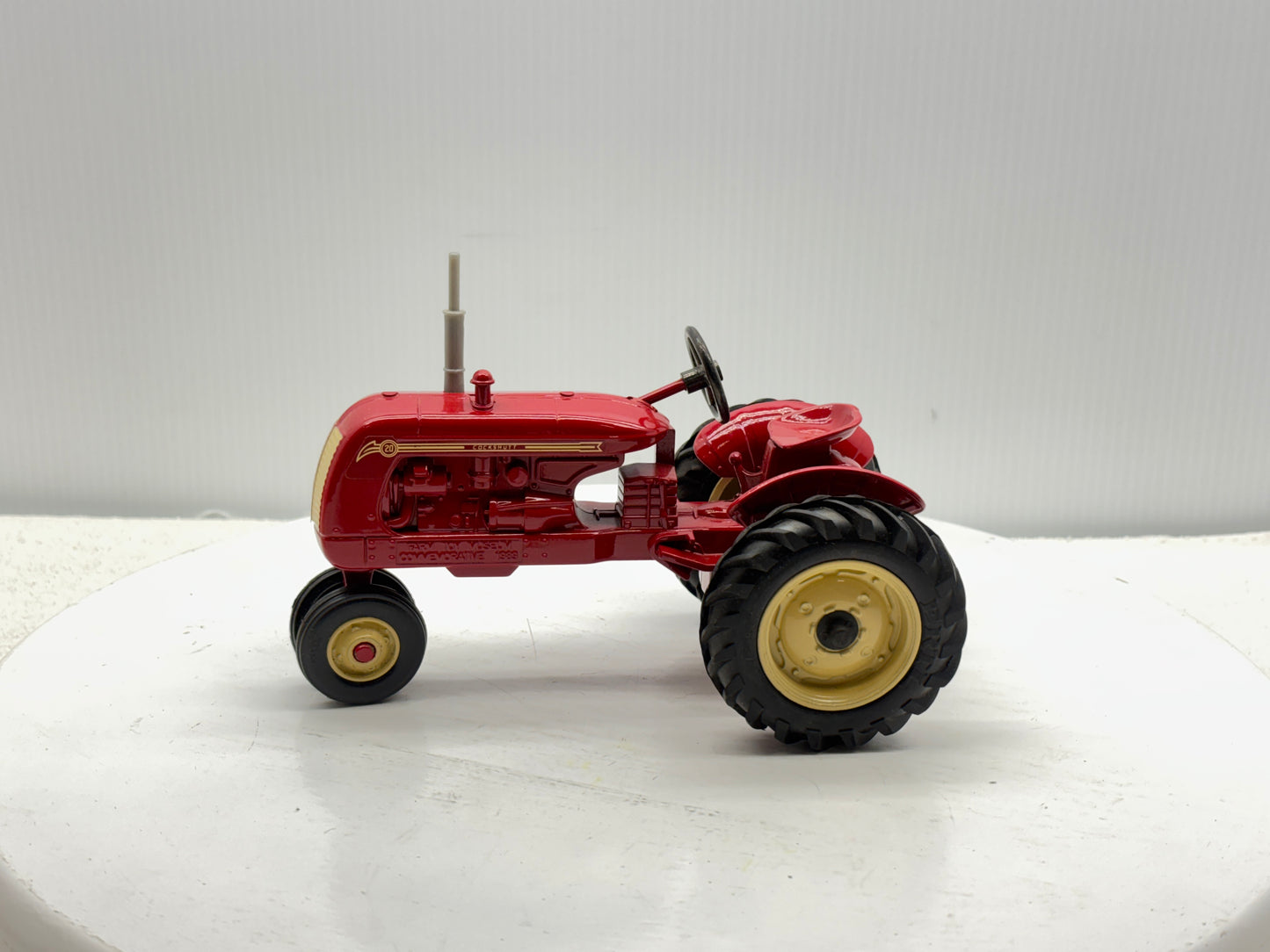 1/16 Cockshutt 20 Narrow Front