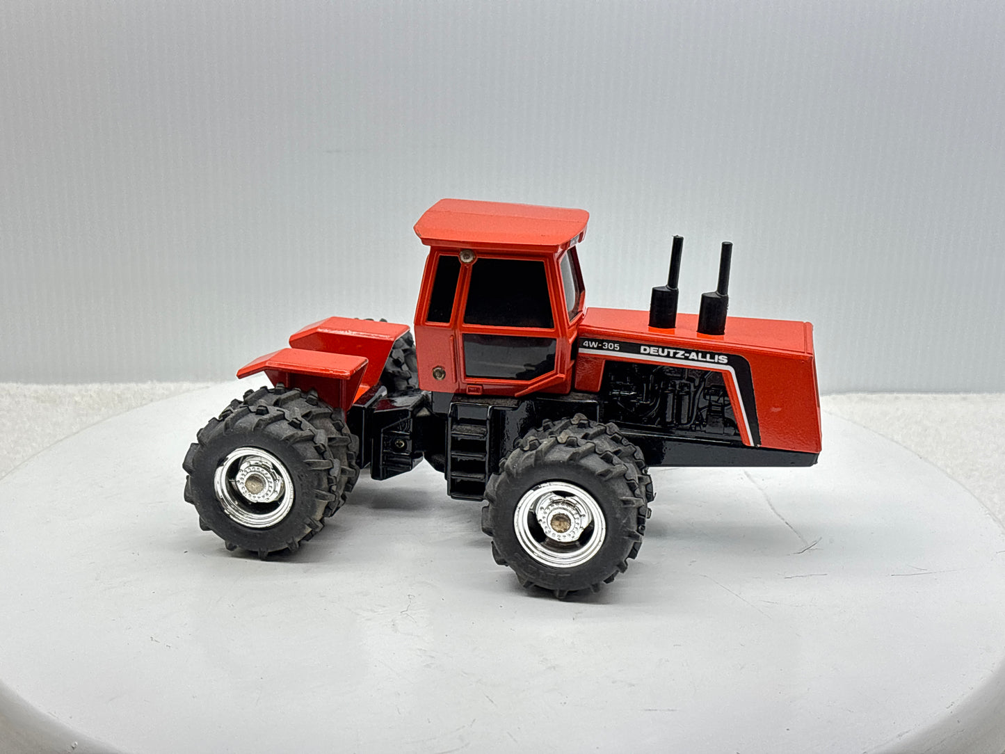 1/32 Deutz-Allis 4W-305 Chrome Rims