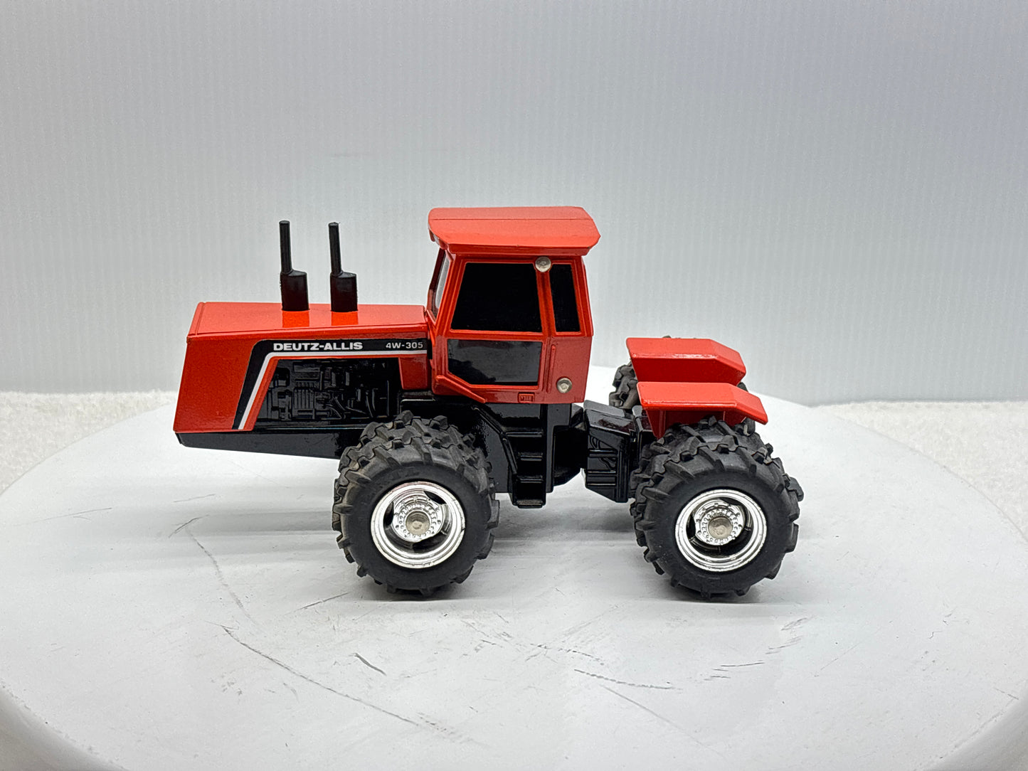 1/32 Deutz-Allis 4W-305 Chrome Rims