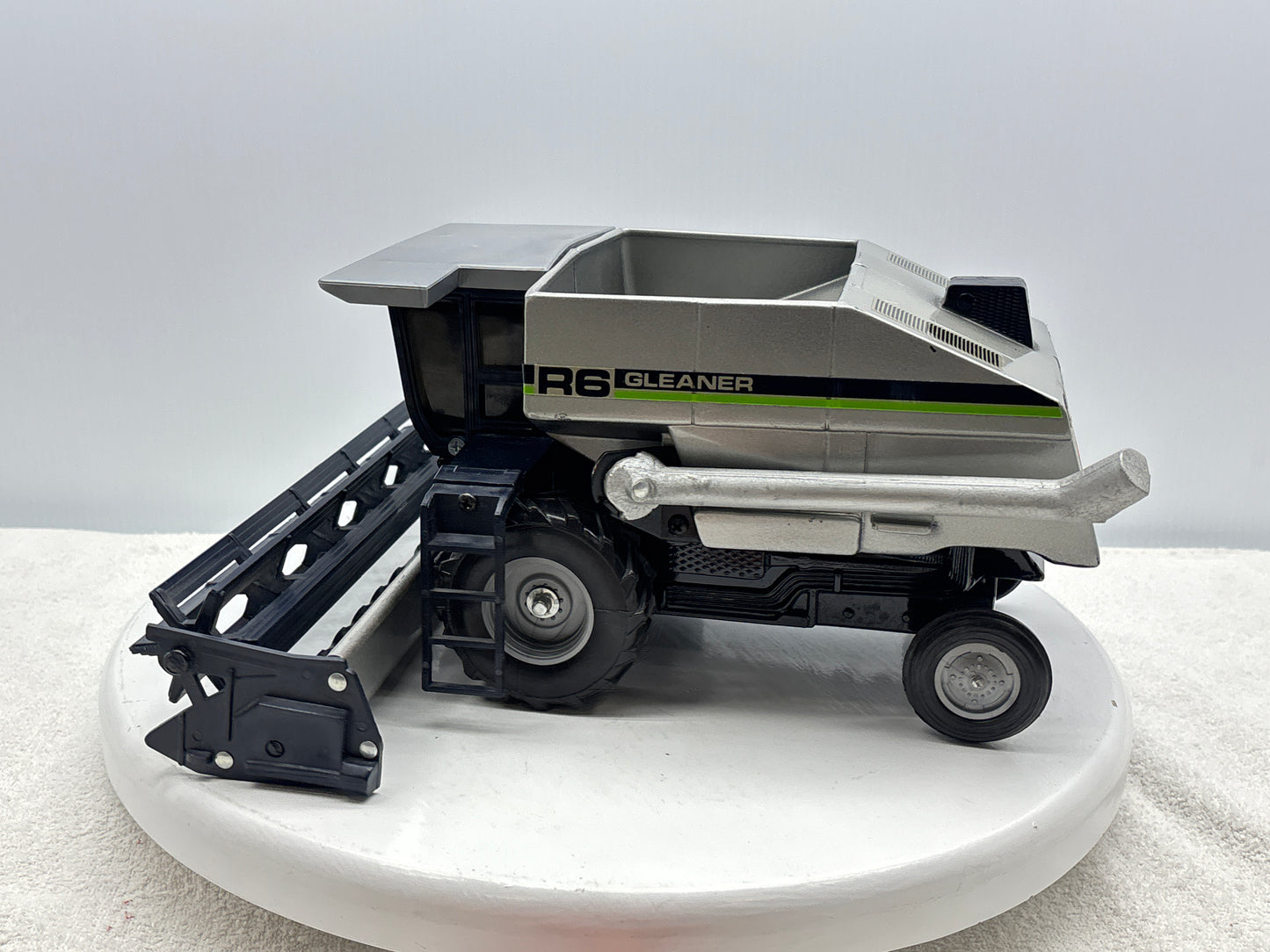 1/24 Deutz-Allis Gleaner R6 Green Stripe