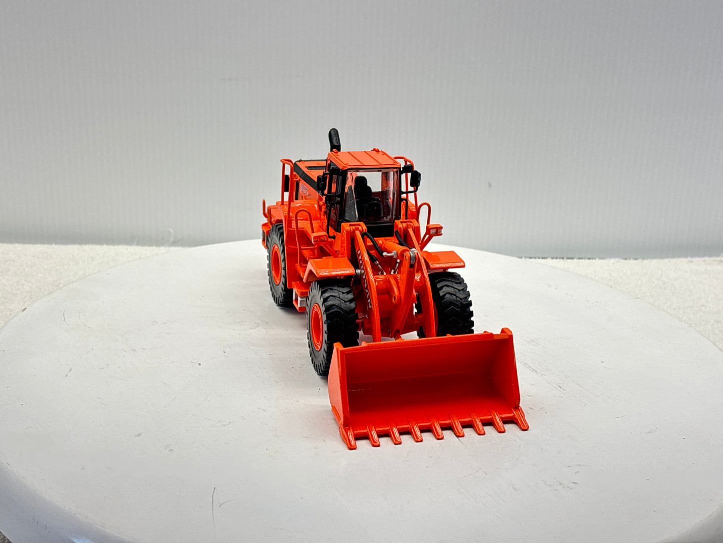 1/40 Doosan 400V Wheel Loader