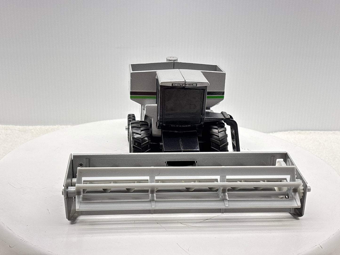 1/32 Duetz-Allis Gleaner L3 Green Stripe