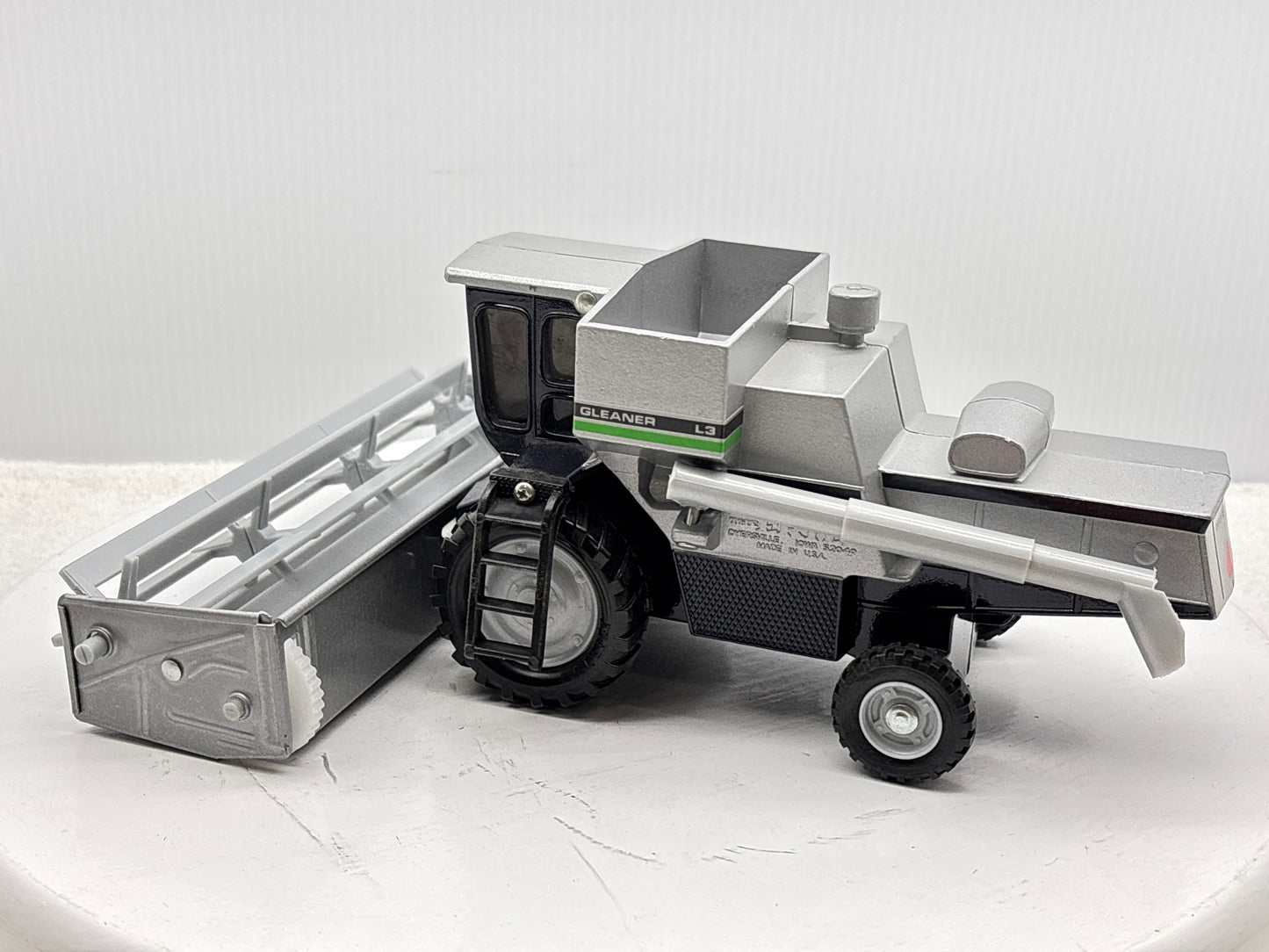 1/32 Duetz-Allis Gleaner L3 Green Stripe