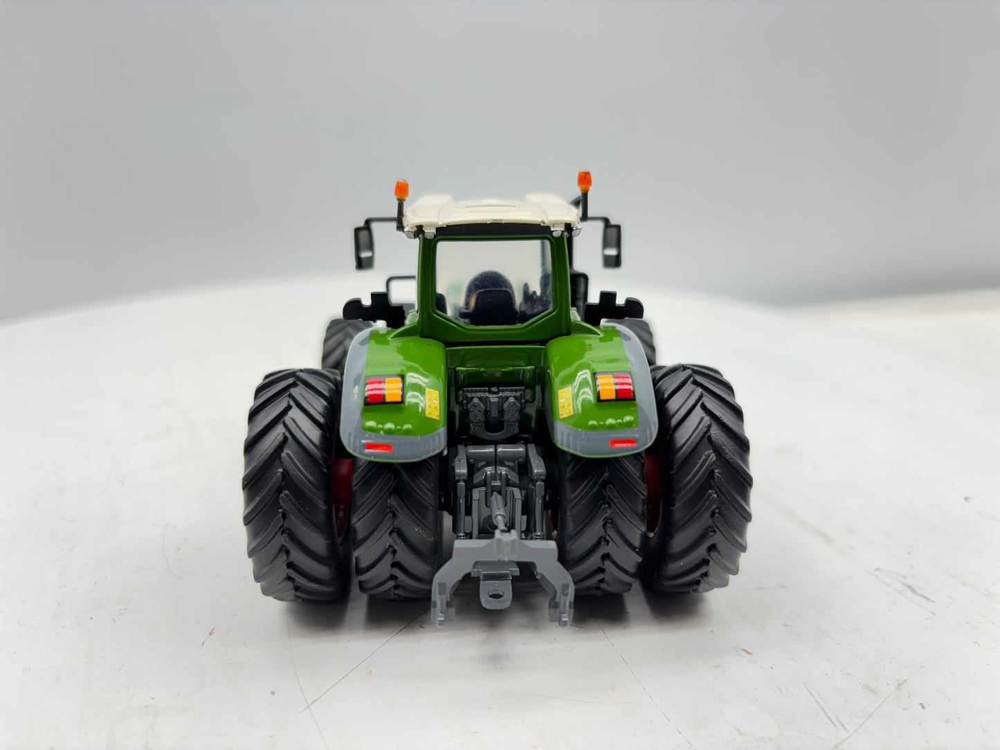 1/64 Fendt 1050 Duals All-Around