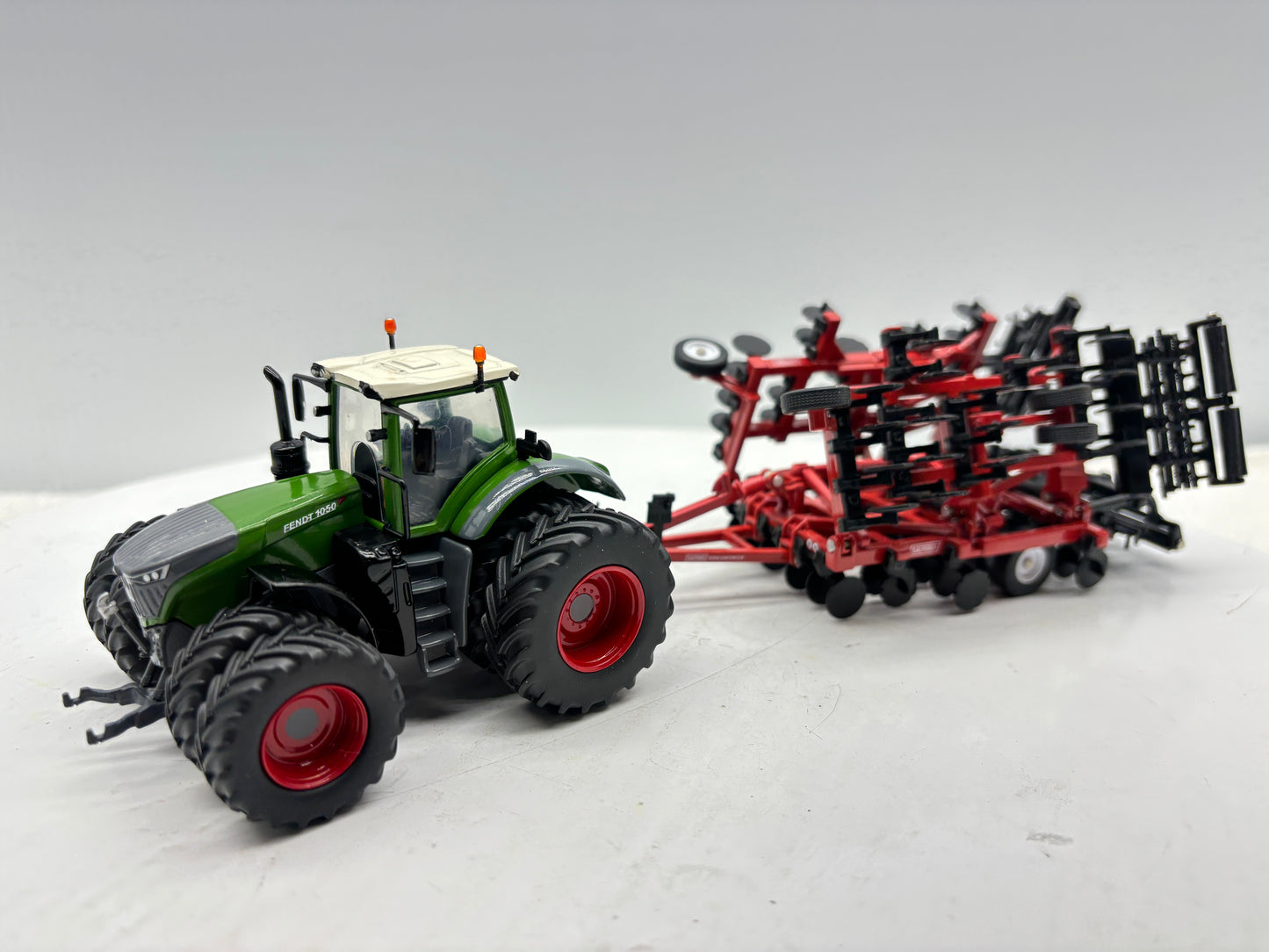 1/64 Fendt 1050 Duals All-Around