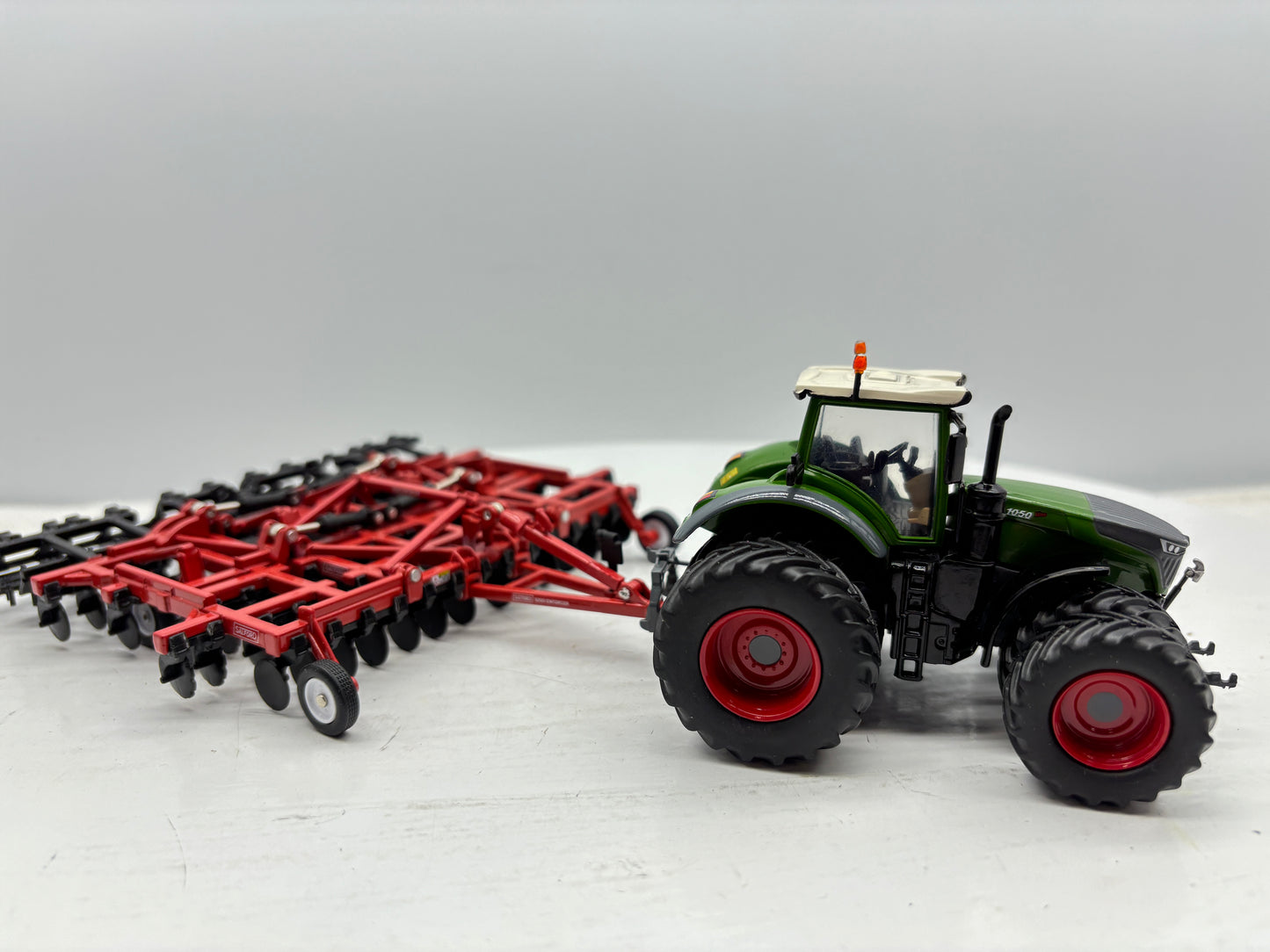 1/64 Fendt 1050 Duals All-Around