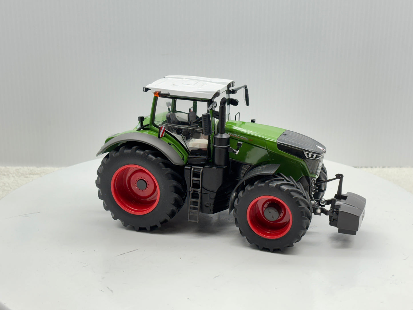 1/32 Fendt 1050 Vario