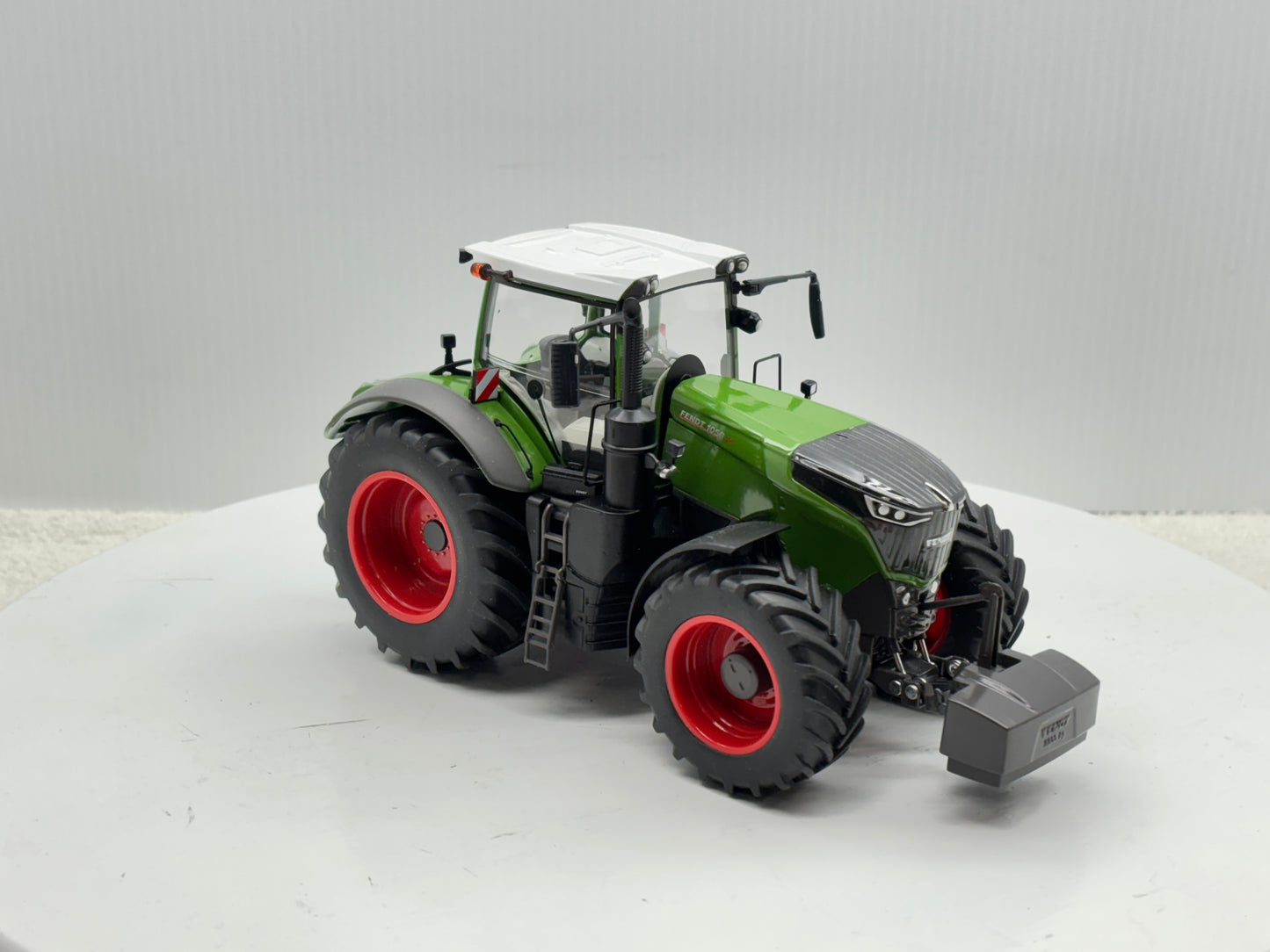 1/32 Fendt 1050 Vario