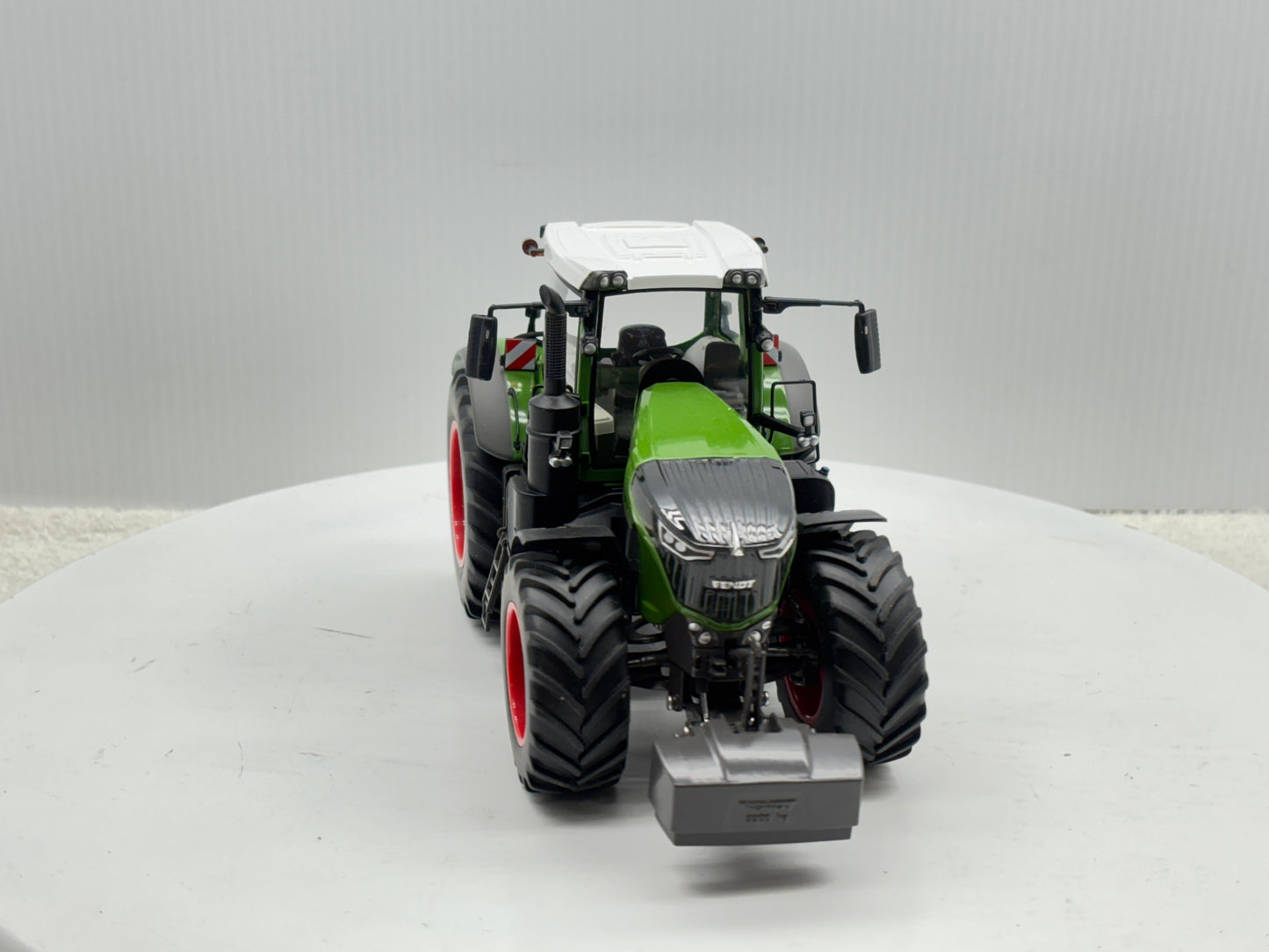 1/32 Fendt 1050 Vario