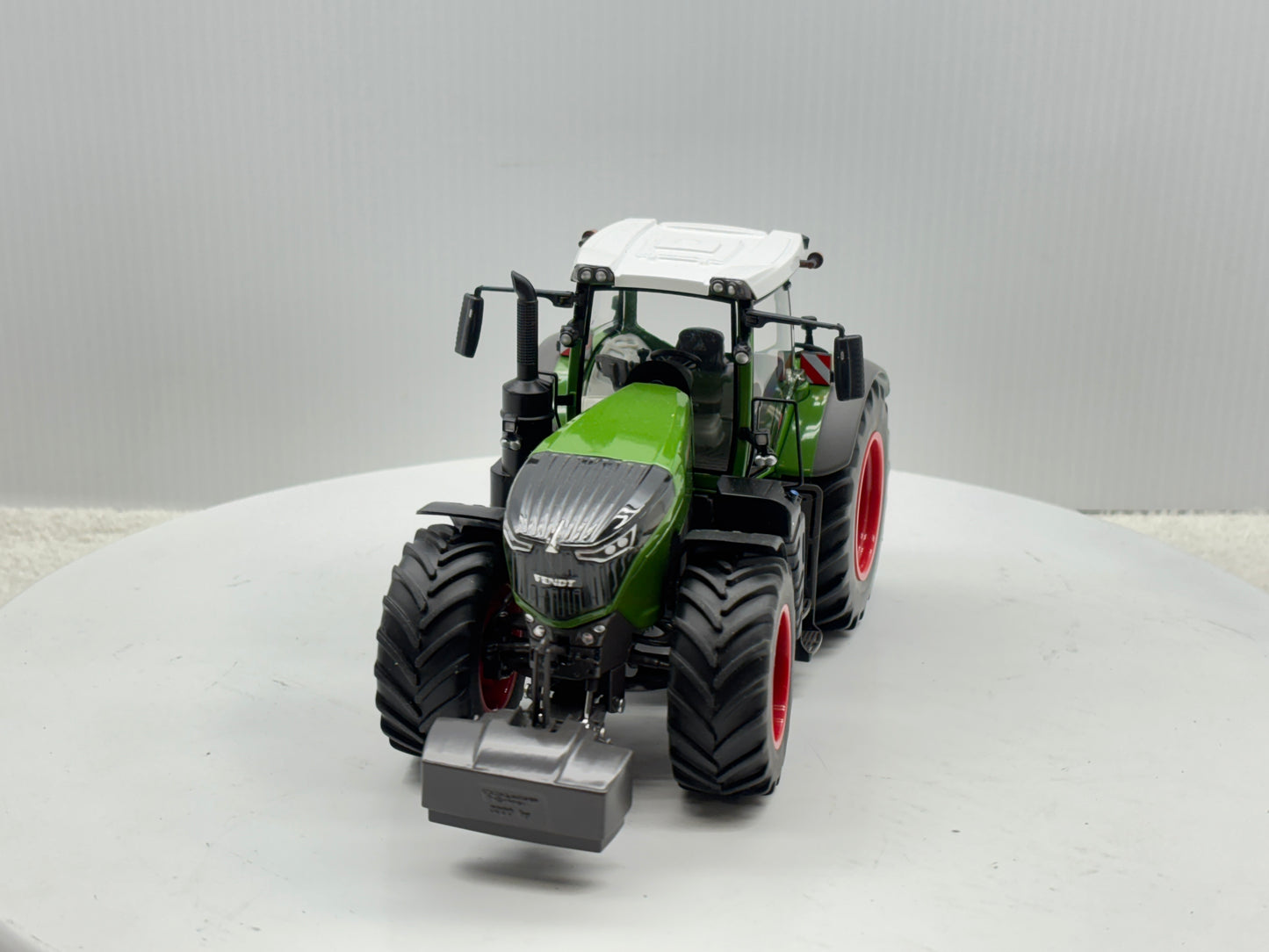 1/32 Fendt 1050 Vario