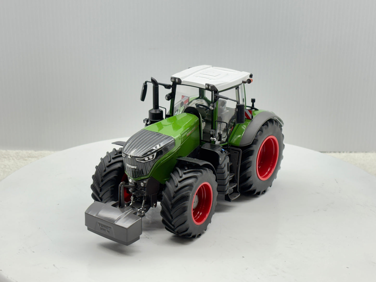 1/32 Fendt 1050 Vario