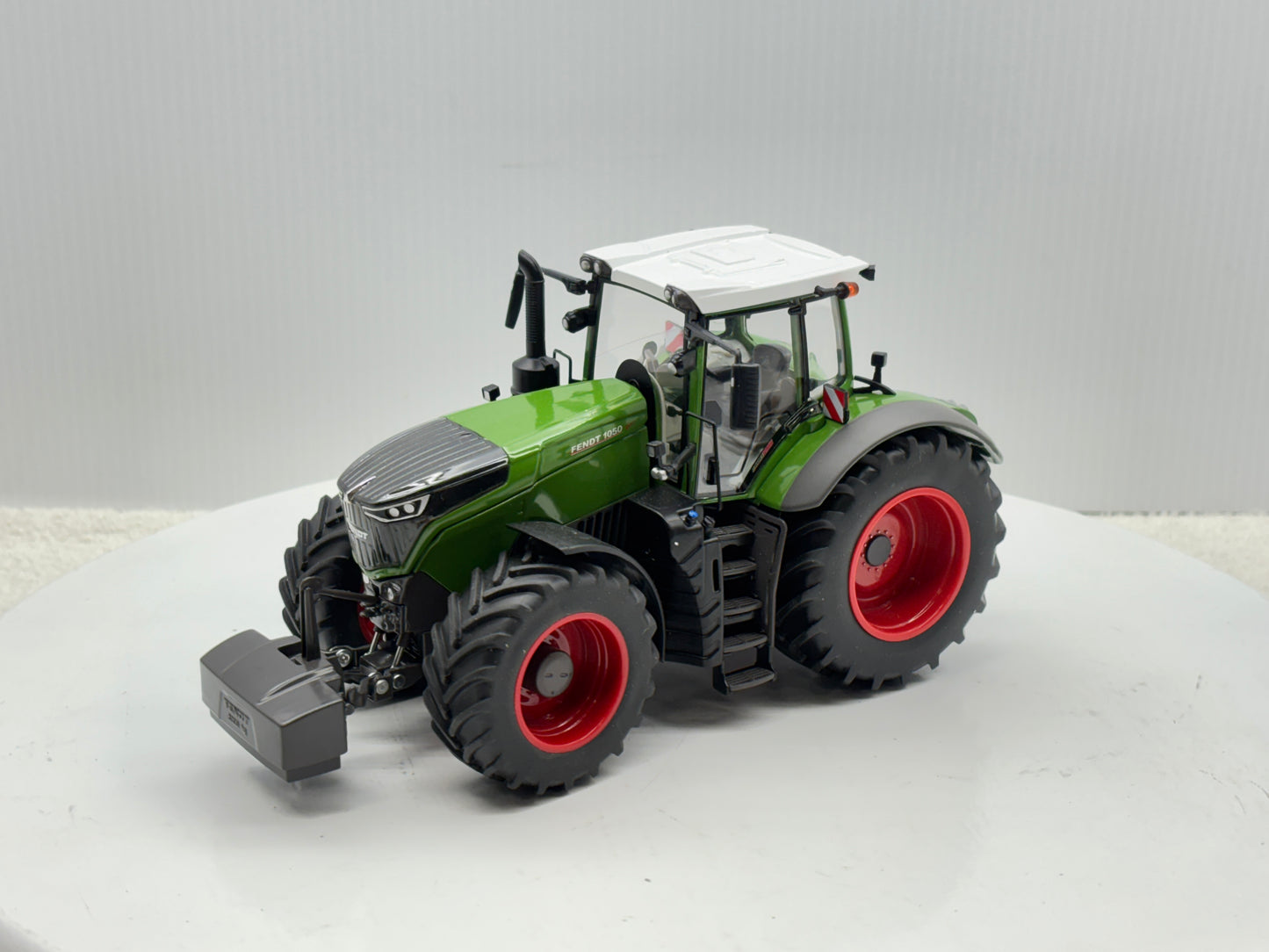 1/32 Fendt 1050 Vario