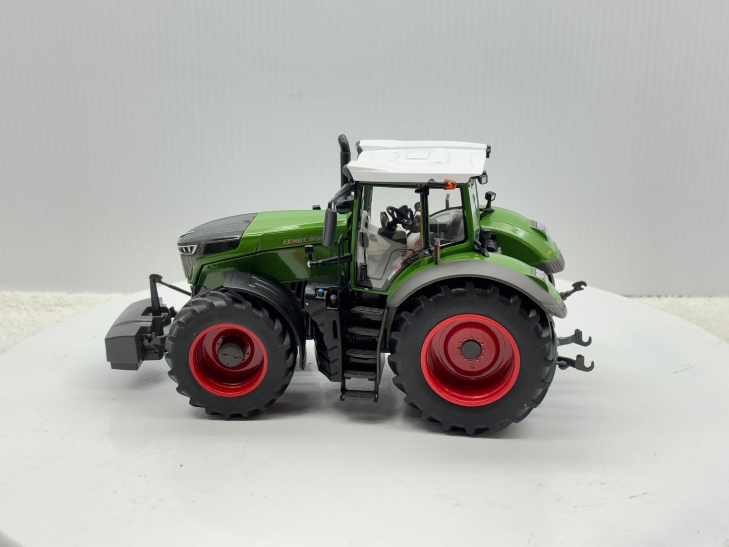 1/32 Fendt 1050 Vario