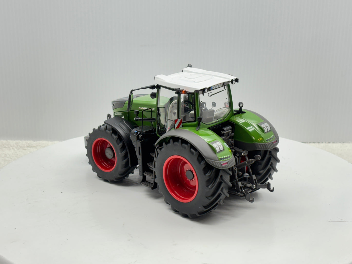 1/32 Fendt 1050 Vario