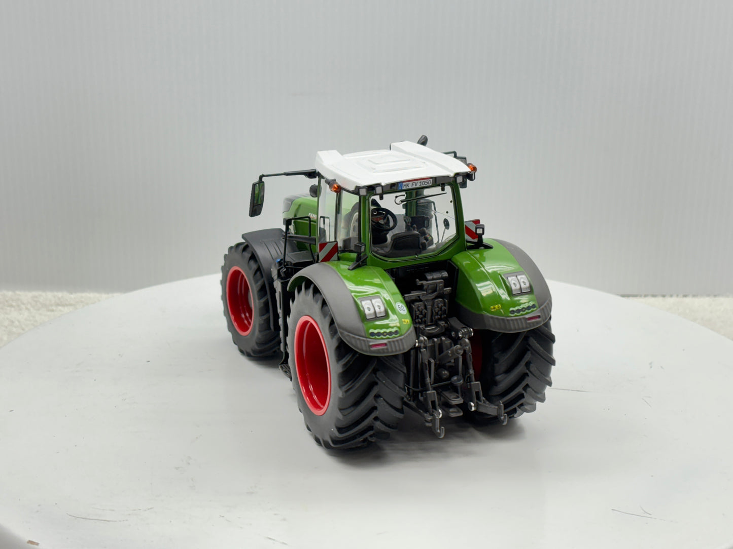 1/32 Fendt 1050 Vario