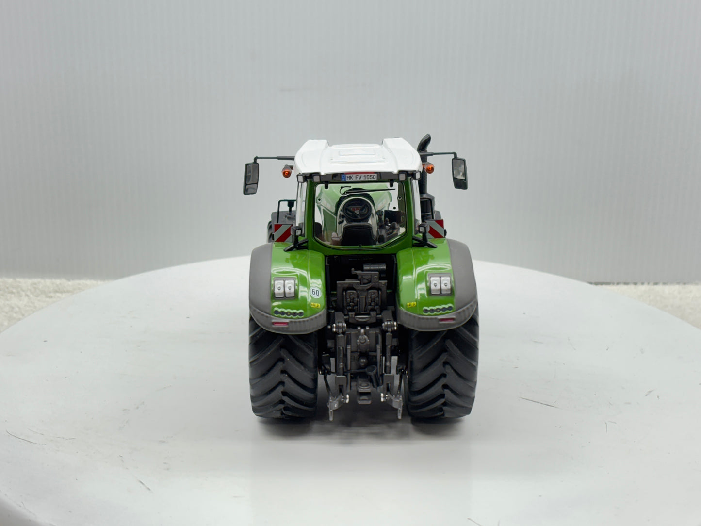 1/32 Fendt 1050 Vario