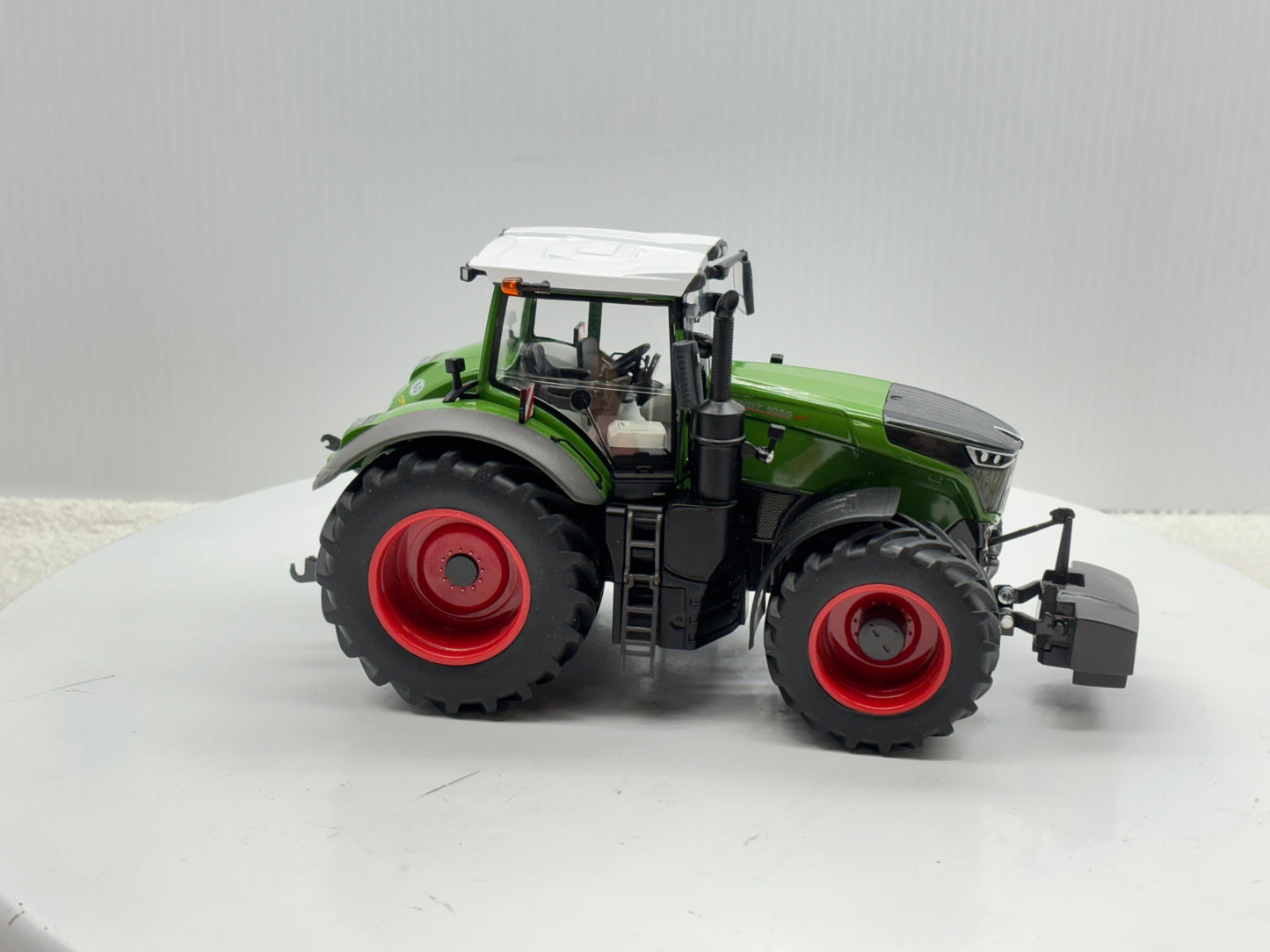 1/32 Fendt 1050 Vario