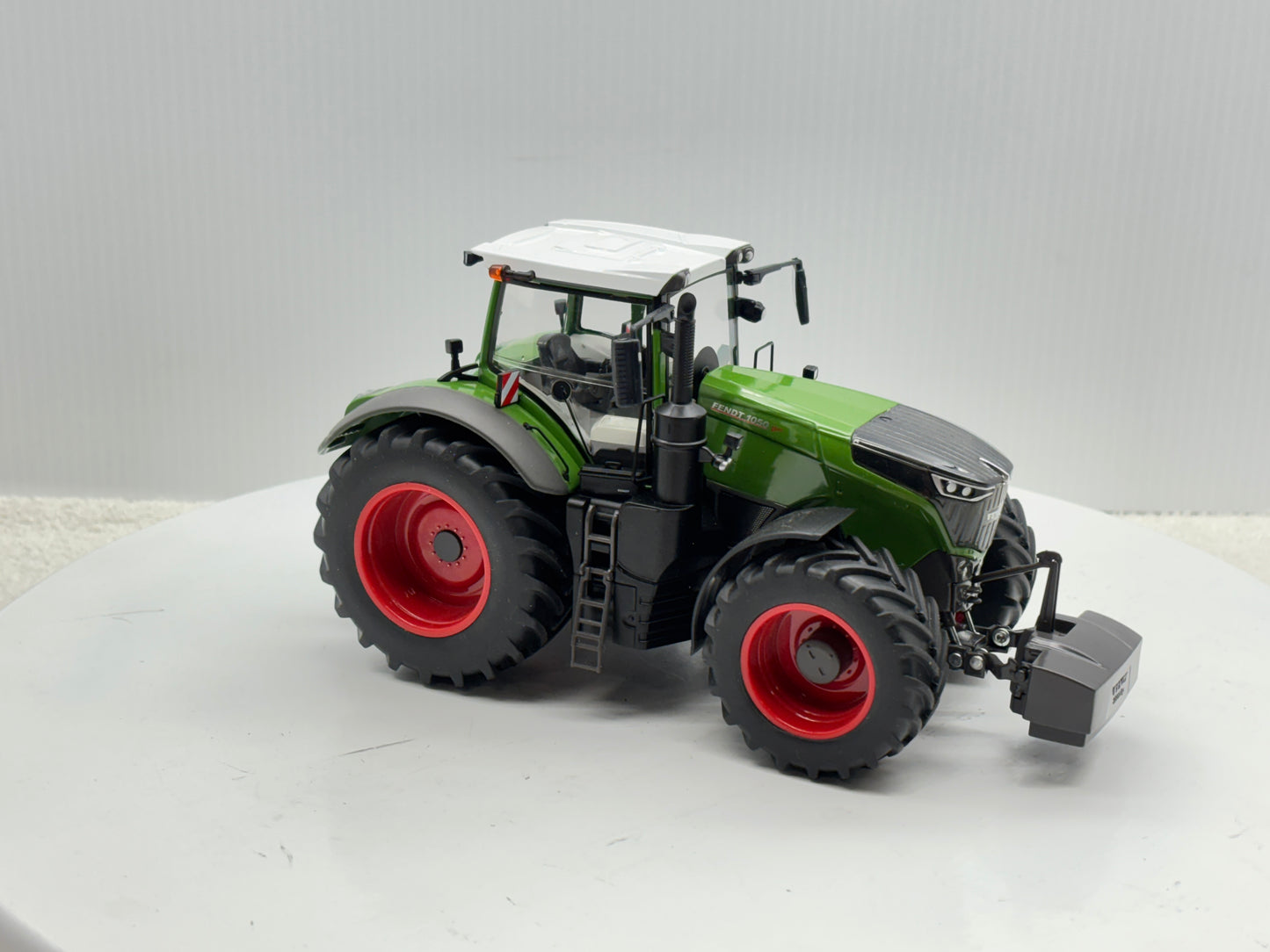 1/32 Fendt 1050 Vario